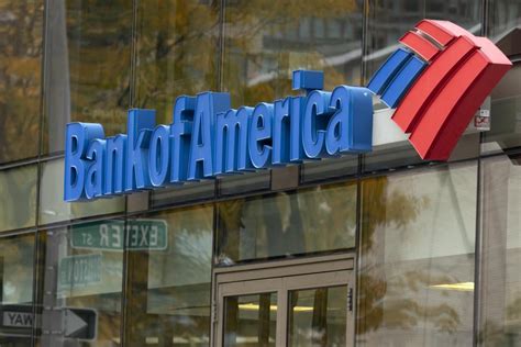 Warren Buffett's firm sells another $1 billion of Bank of America .